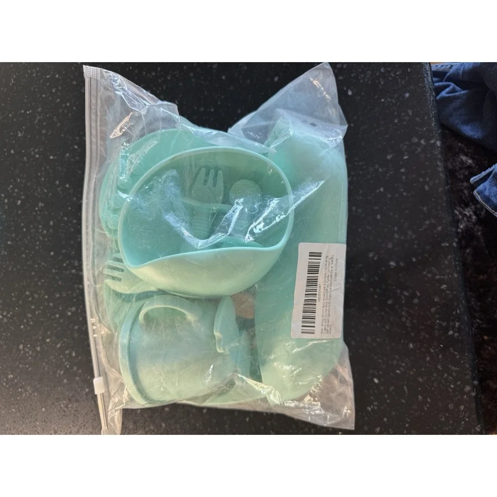 8-Piece Silicone Baby Feeding Set Mint Green Suction Plate Bowl Bib Cup Spoon